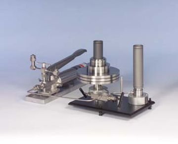 Ametek M&G DM-T-150 Hydraulic Deadweight Tester, 10–1,500 psi and 100–15,000 psi