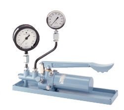 Ashcroft 1327DBG-250 Pressure Gauge Comparator, 0-250 bar, Hydraulic Test Set with 1082 Gauges